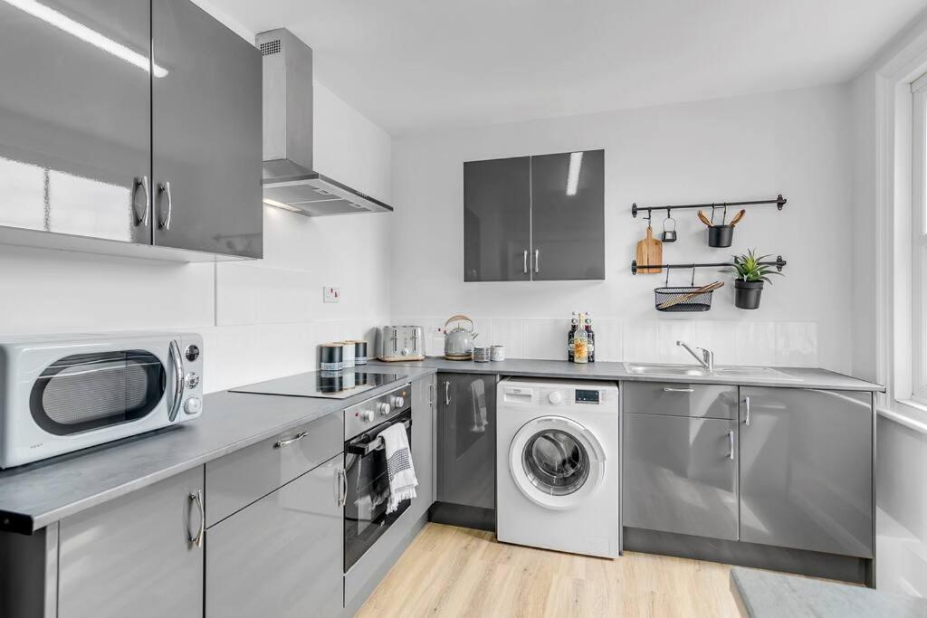 1-Bed Seaside Apartment With Parking Cromer Ngoại thất bức ảnh