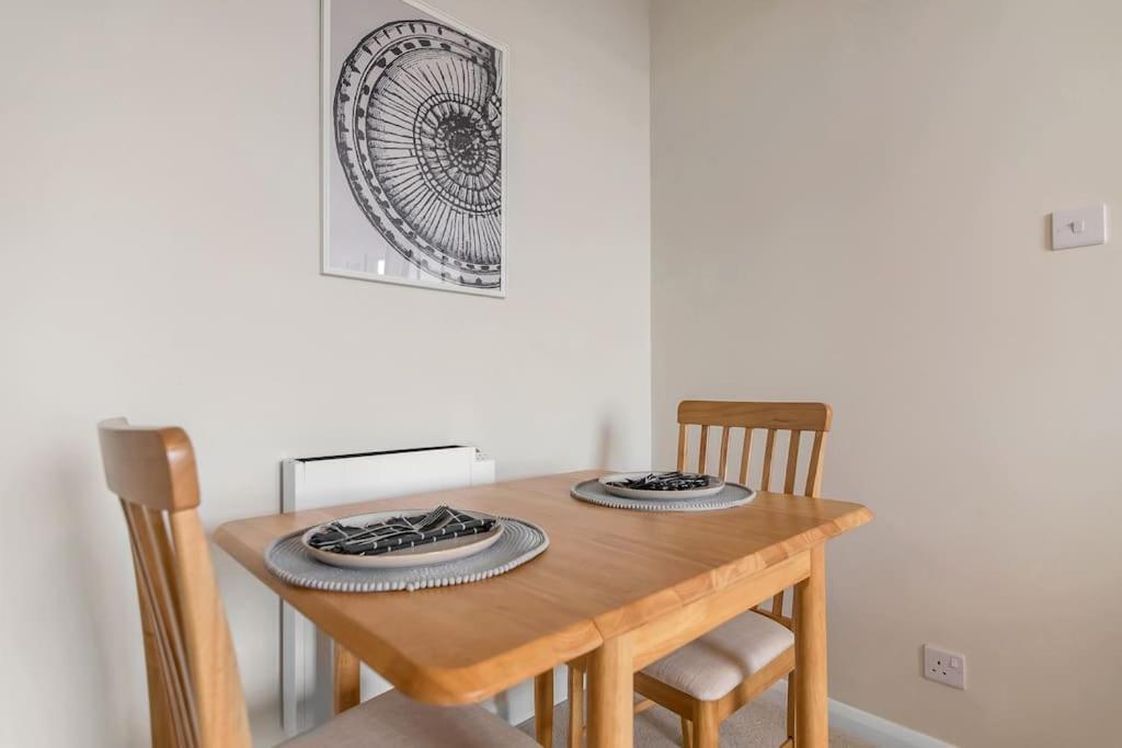 1-Bed Seaside Apartment With Parking Cromer Ngoại thất bức ảnh